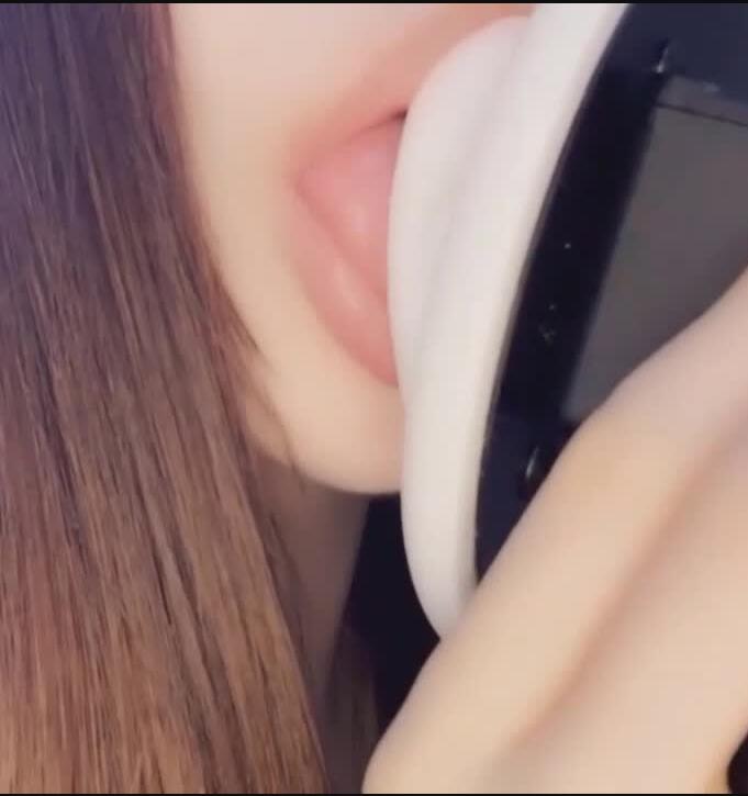 小米 会员ASMR福利 亲吻舔耳