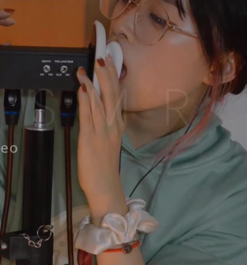 其实不是椰子呀ASMR 固定机位 慢速堵耳舔耳