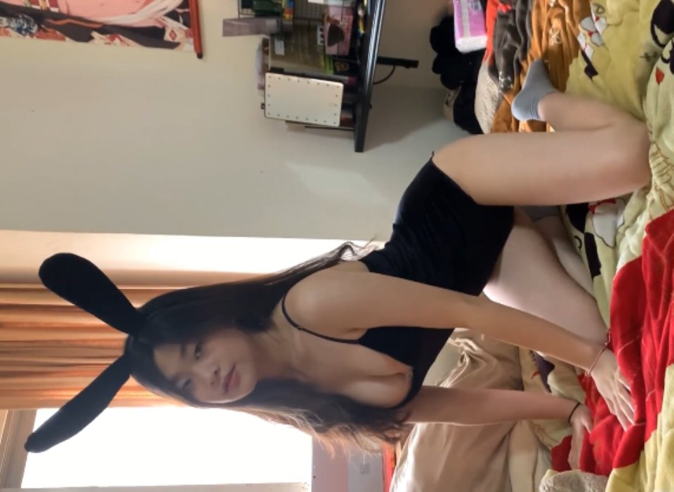 台湾摄影师美腿模特 合集下载-[9P-70V-5.63G]