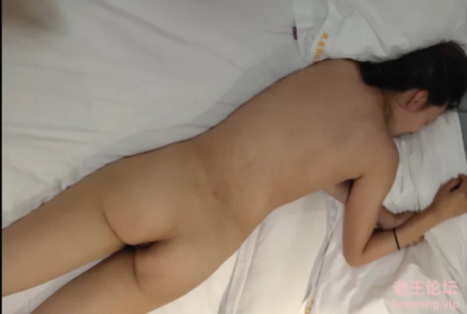 [91大神] [转载搬运] 交大新生梁惠敏约炮视频流出，太嫩了妹子膝盖都跪红了_. [4v+200m][百度盘]